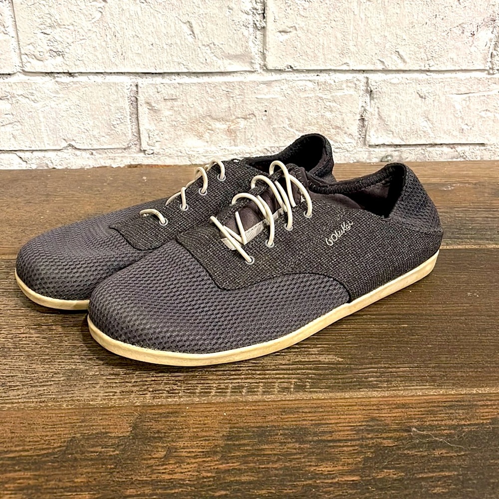 Olukai slip on size 8